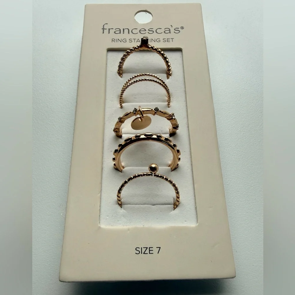 NEW Francesca's Stackable Ring Set in Gold NWT size 7 💍